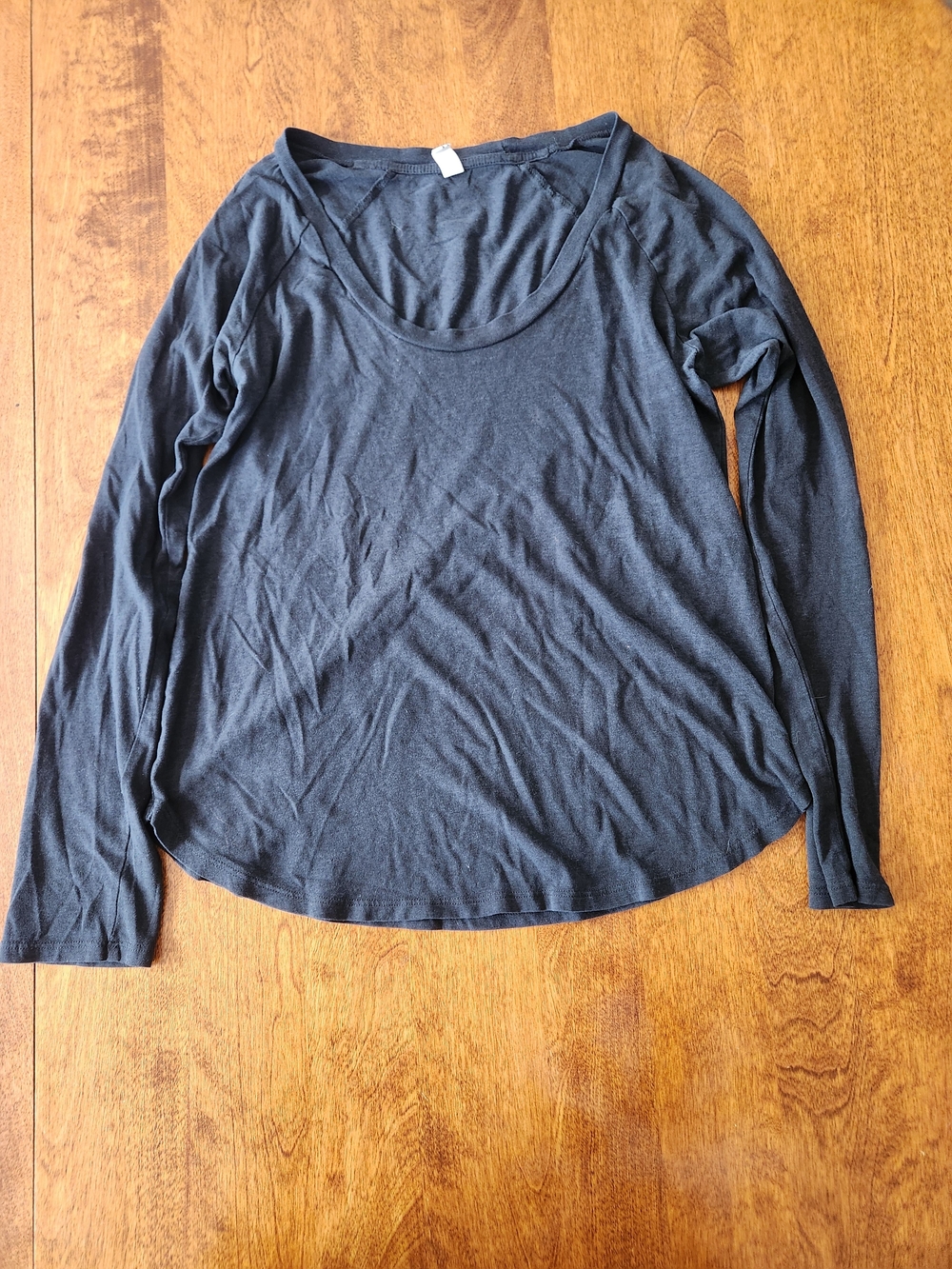 ⚡️3/$20⚡️ Tna Long Sleeve Dark Gray Shirt Size Small